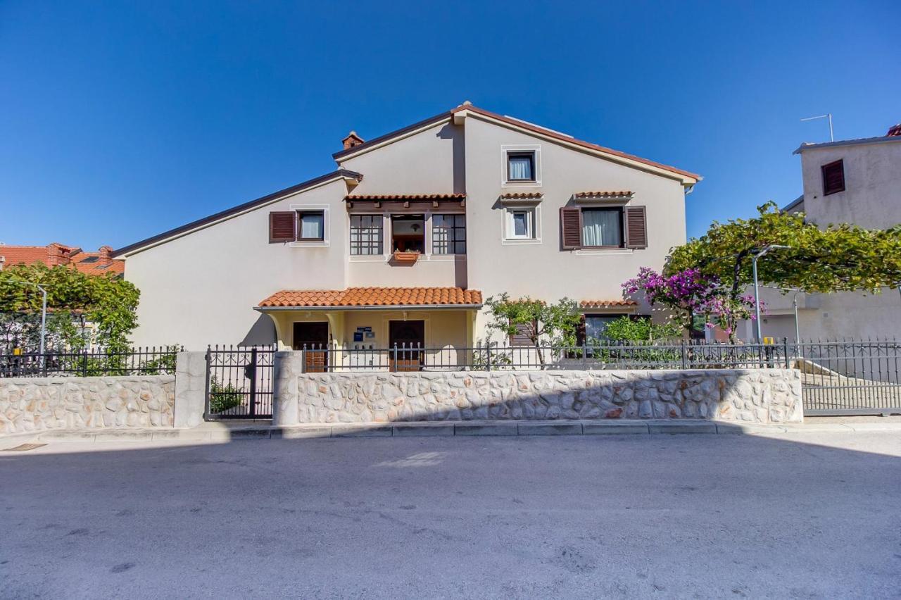 Apartments With A Parking Space Mali Lošinj Exterior foto