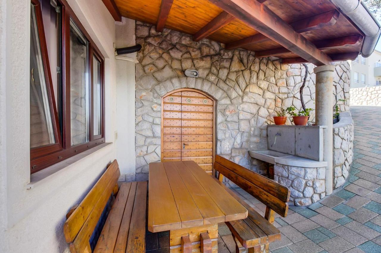 Apartments With A Parking Space Mali Lošinj Exterior foto