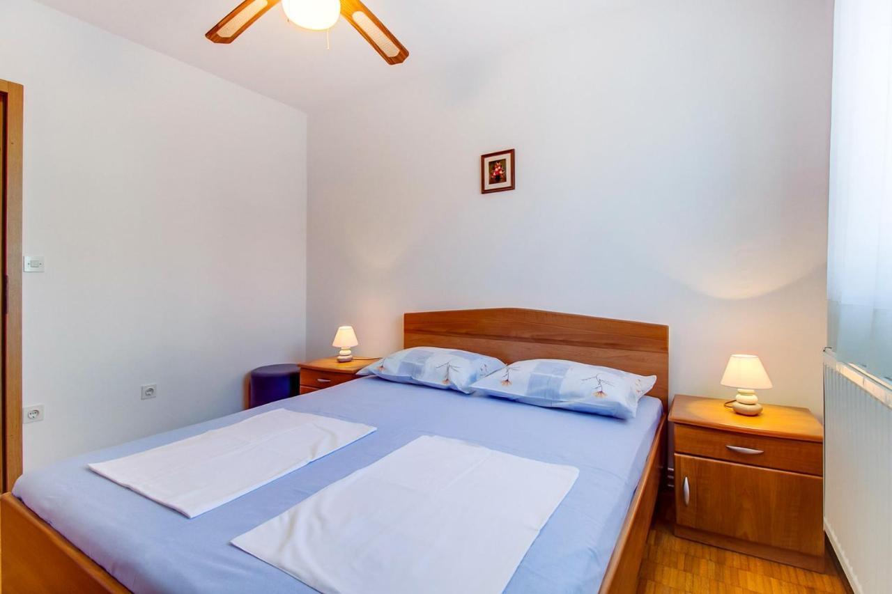Apartments With A Parking Space Mali Lošinj Exterior foto