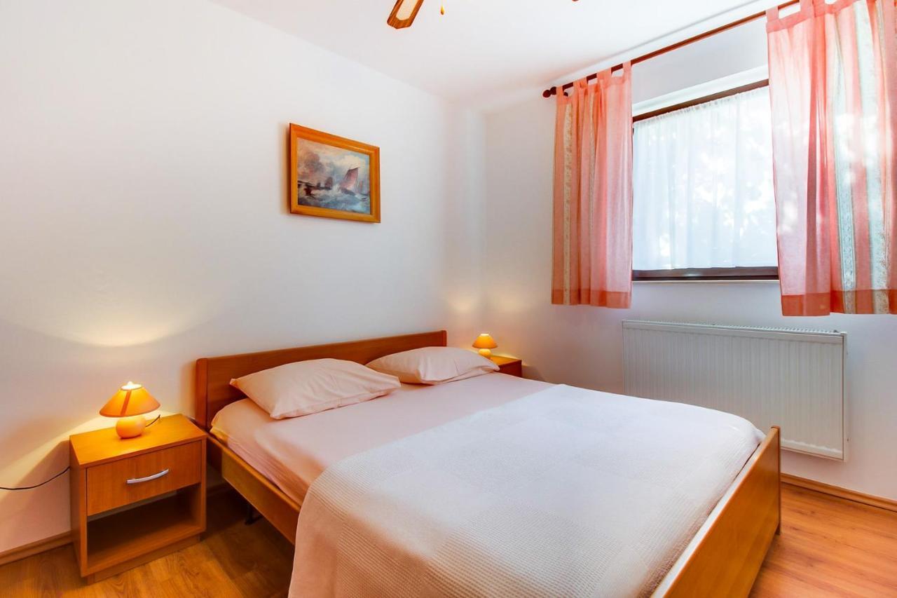 Apartments With A Parking Space Mali Lošinj Exterior foto