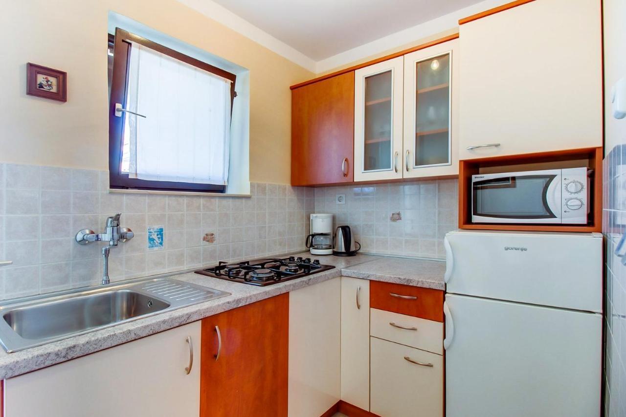 Apartments With A Parking Space Mali Lošinj Exterior foto